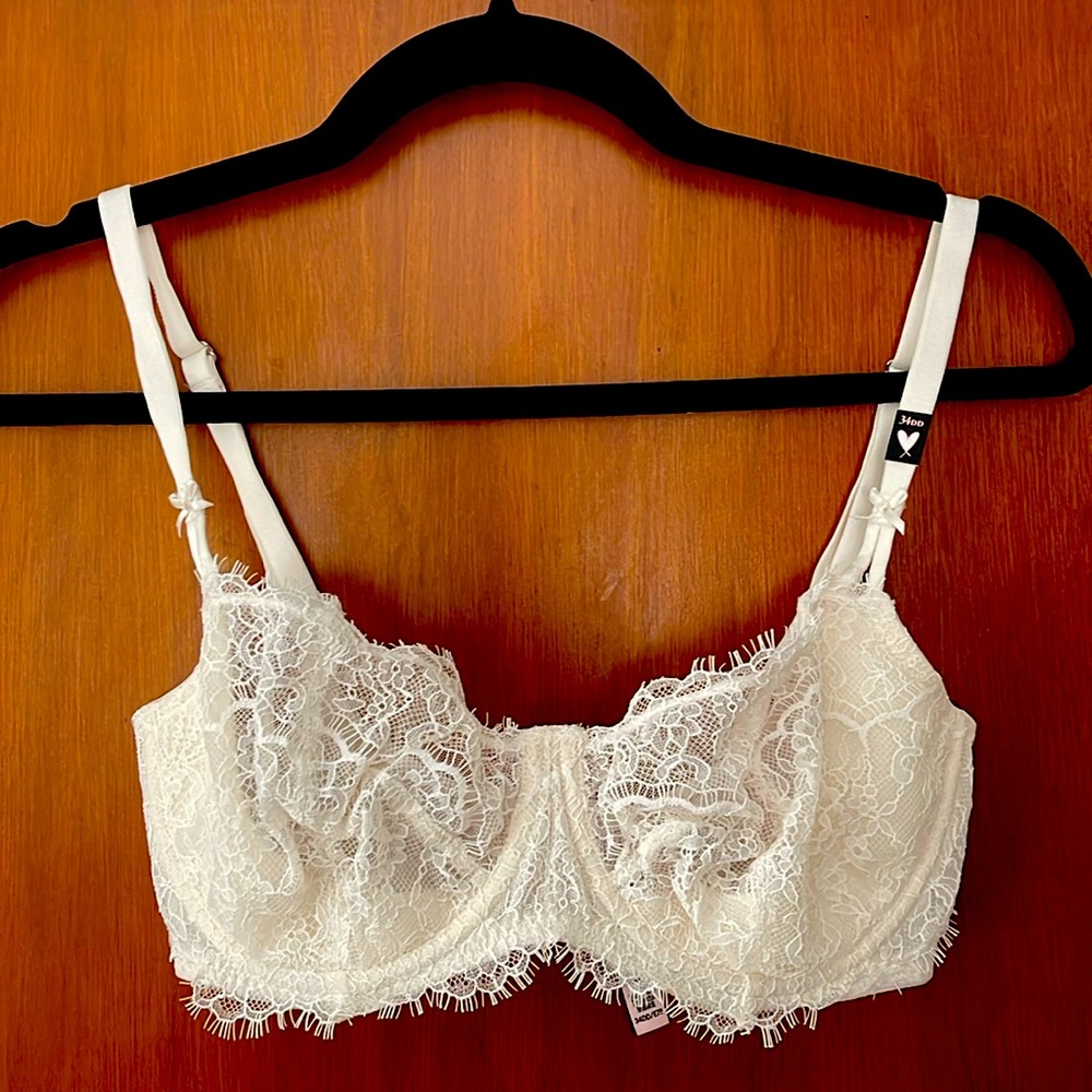 Victoria’s Secret 34DD
